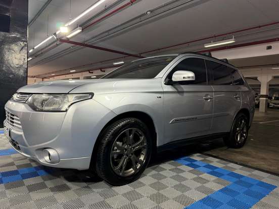 MITSUBISHI-OUTLANDER-3.0 GT 4X4 V6 24V GASOLINA 4P AUTOMÁTICO MITSUBISHI-OUTLANDER-2015