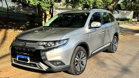 MITSUBISHI OUTLANDER 3.0 MIVEC V6 GASOLINA HPE-S AWD AUTOMÁTICO