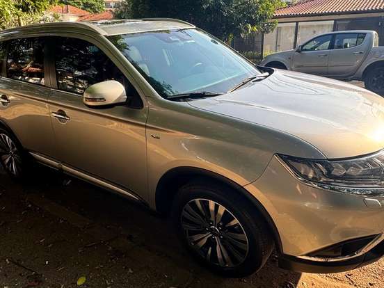 MITSUBISHI-OUTLANDER-3.0 MIVEC V6 GASOLINA HPE-S AWD AUTOMÁTICO MITSUBISHI-OUTLANDER-2019