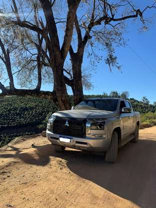 MITSUBISHI-TRITON-2.4 BITURBO DIESEL CD HPE-S 4X4 AUTOMÁTICO MITSUBISHI-TRITON-2025