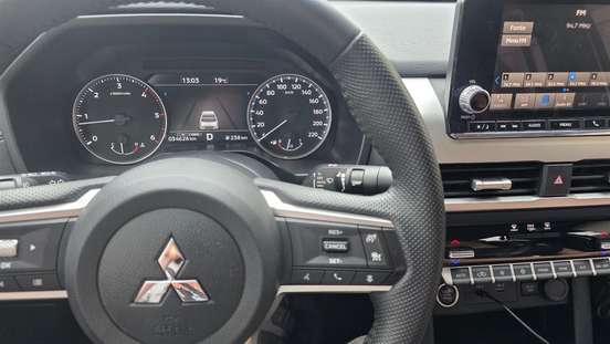 MITSUBISHI-TRITON-2025