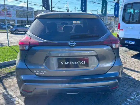 NISSAN-KICKS PLAY-2025