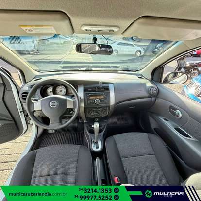 NISSAN-LIVINA-2012