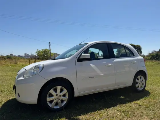 NISSAN MARCH 1.6 SV 16V FLEX 4P MANUAL