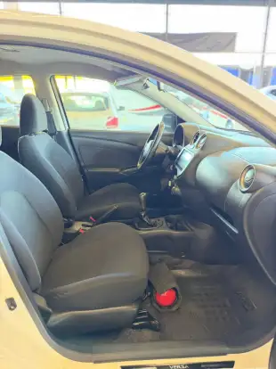 NISSAN-VERSA-2012