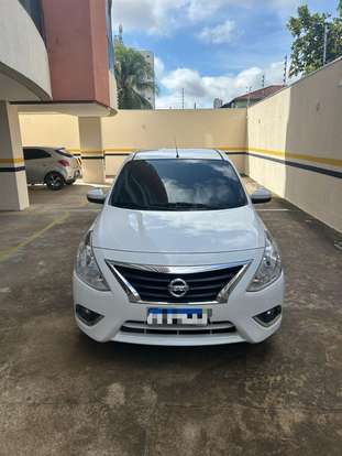 NISSAN-VERSA-2019