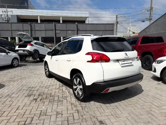 PEUGEOT-2008-2018