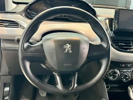 PEUGEOT-208-2013