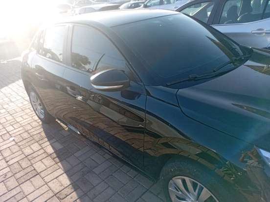 PEUGEOT-208-2023