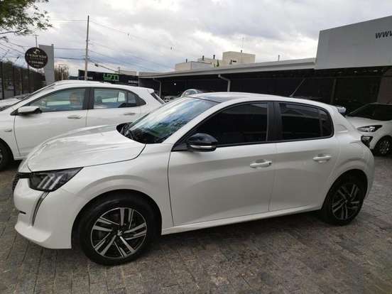 PEUGEOT-208-2024