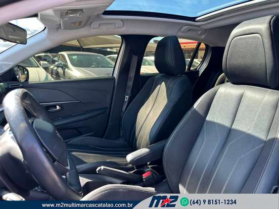 PEUGEOT-208-2021