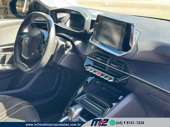 PEUGEOT-208-2021