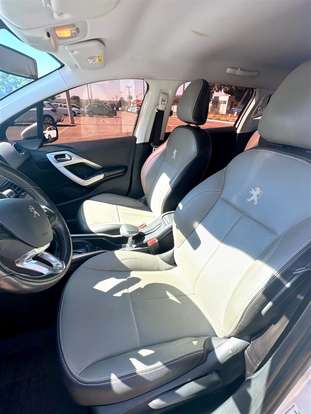 PEUGEOT-2008-2016