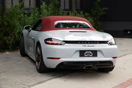 PORSCHE-718-2023