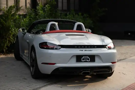 PORSCHE-718-2023