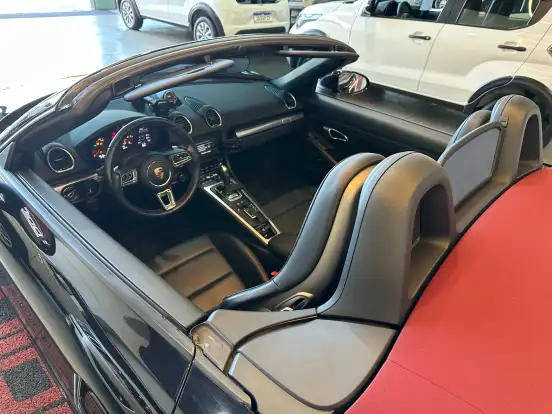 PORSCHE-718-2024