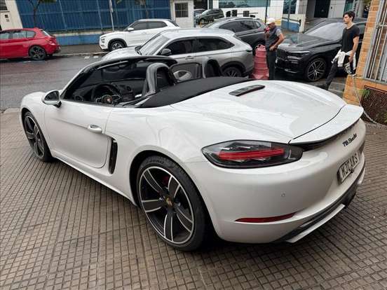 PORSCHE-718-2023