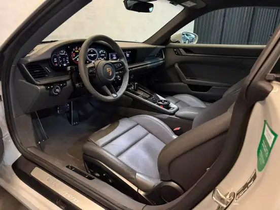 PORSCHE-911-2021