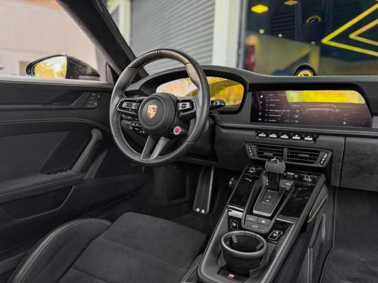 PORSCHE-911-2025
