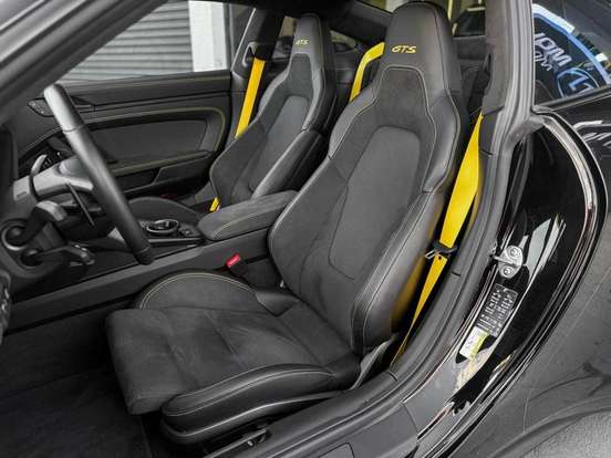 PORSCHE-911-2025