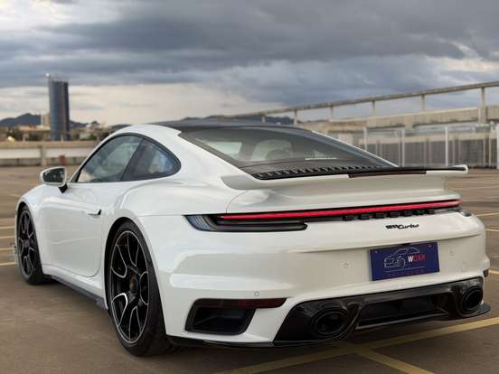 PORSCHE-911-2020
