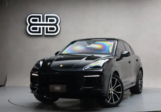 PORSCHE-CAYENNE-2022