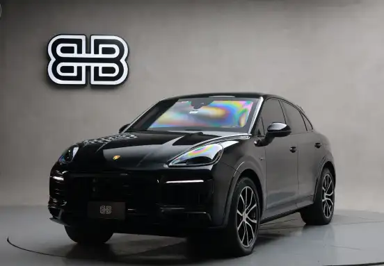 PORSCHE-CAYENNE-2022