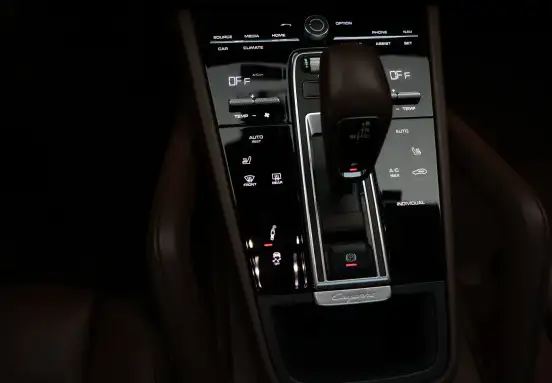 PORSCHE-CAYENNE-2022