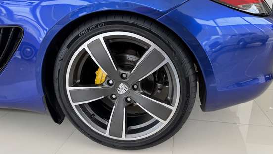 PORSCHE-CAYMAN-2010