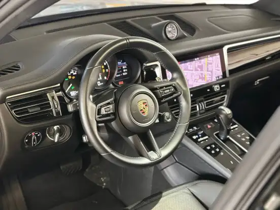 PORSCHE-MACAN-2023
