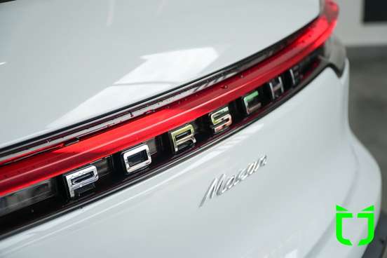 PORSCHE-MACAN-2023