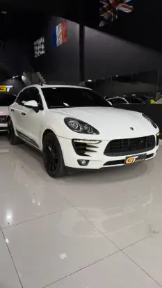 PORSCHE-MACAN-2015