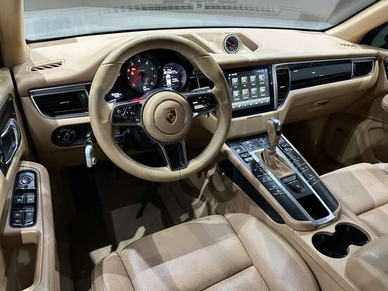 PORSCHE-MACAN-2014
