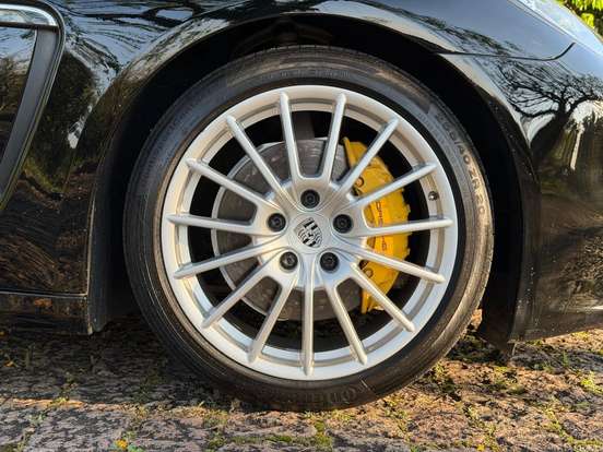 PORSCHE-PANAMERA-2013