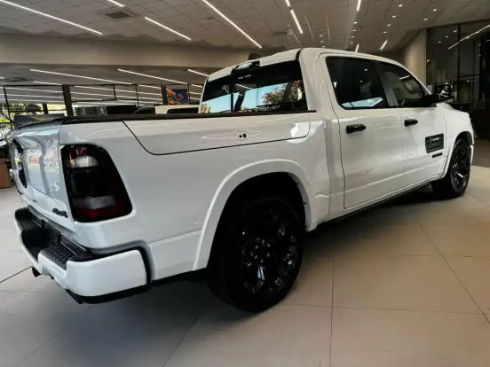 RAM-1500-3.0 HURRICANE 6 BITURBO GASOLINA LARAMIE NIGHT EDITION CD 4X4 AUTOMÁTICO RAM-1500-2025