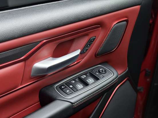 RAM-1500-5.7 V8 GASOLINA REBEL CD 4X4 AUTOMÁTICO RAM-1500-2021