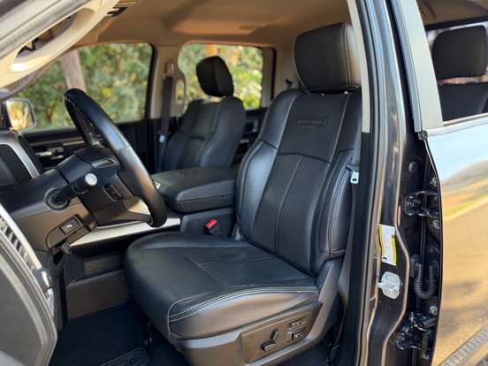 RAM-CLASSIC-5.7 V8 GASOLINA LARAMIE CD 4X4 AUTOMÁTICO RAM-CLASSIC-2023