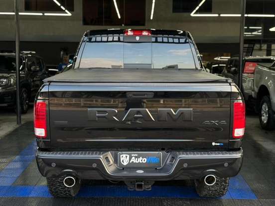 RAM-CLASSIC-5.7 V8 GASOLINA LARAMIE CD 4X4 AUTOMÁTICO RAM-CLASSIC-2023