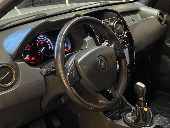 RENAULT-DUSTER-2018