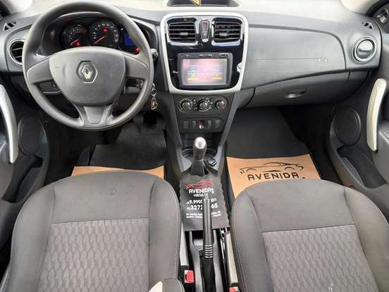 RENAULT-SANDERO-2018