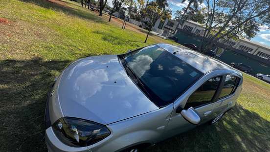 RENAULT-SANDERO-2014