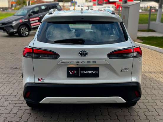 TOYOTA-COROLLA CROSS-2024