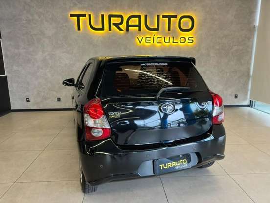 TOYOTA-ETIOS-2019