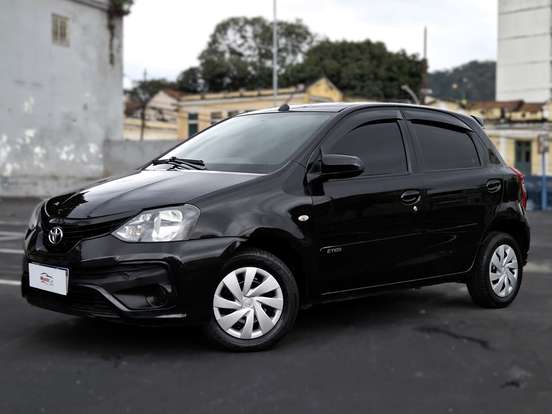 TOYOTA-ETIOS-2018