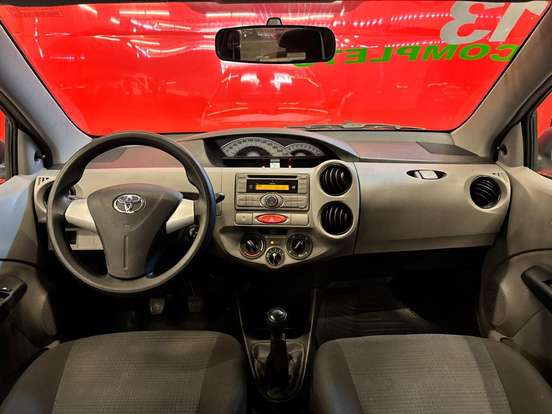 TOYOTA-ETIOS-1.3 XS 16V FLEX 4P MANUAL TOYOTA-ETIOS-2013