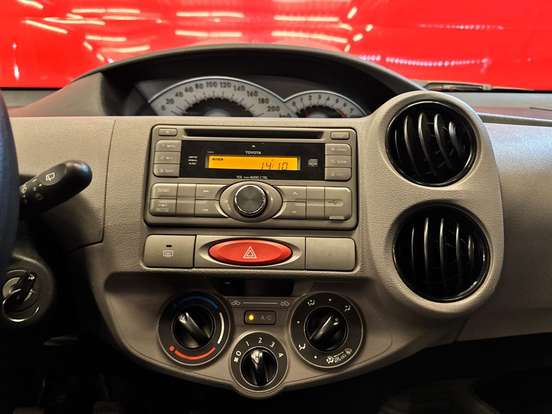 TOYOTA-ETIOS-2013