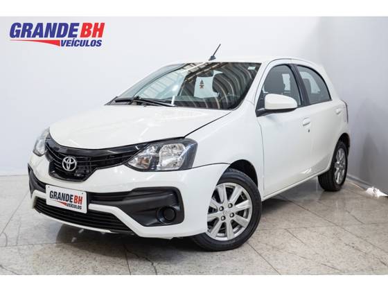 TOYOTA ETIOS 1.5 X PLUS 16V FLEX 4P AUTOMÁTICO