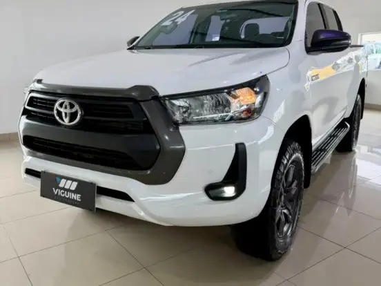 TOYOTA-HILUX-2.8 D-4D TURBO DIESEL CD SR 4X4 AUTOMÁTICO TOYOTA-HILUX-2023