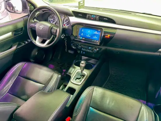 TOYOTA-HILUX-2.8 D-4D TURBO DIESEL CD SR 4X4 AUTOMÁTICO TOYOTA-HILUX-2023