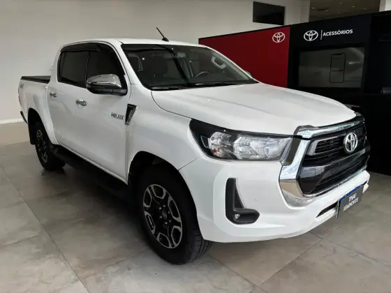 TOYOTA HILUX 2.8 D-4D TURBO DIESEL CD SRV 4X4 AUTOMÁTICO